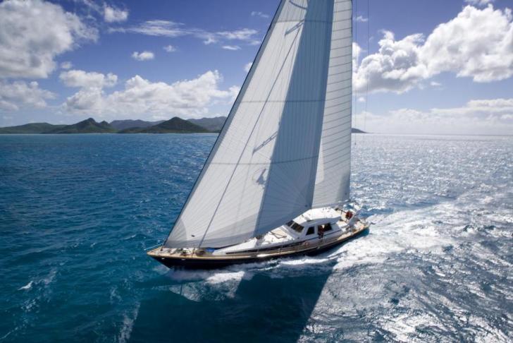 sicily crewed sailing yachts, rent a boat Sicily, sicily crewed boat rental