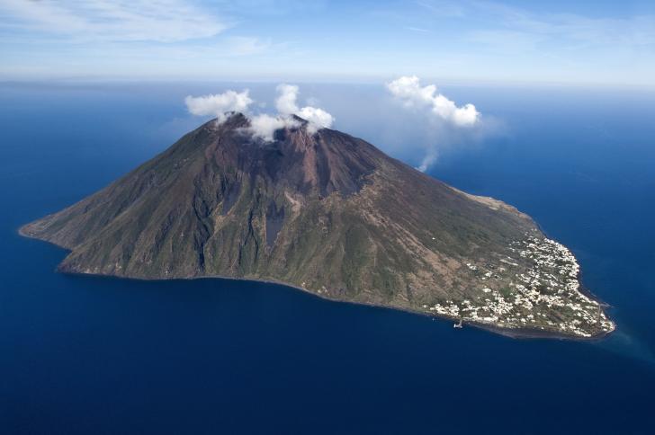 stomboli volcano