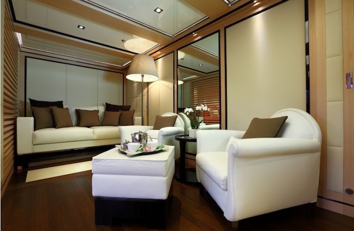 2 LADIES Rossinavi 152 Luxury Superyacht Master Cabin Seating