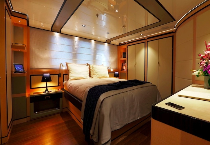 2 LADIES Rossinavi 152 Luxury Superyacht VIP Cabin