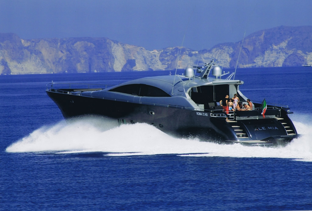 ALEMIA Italcraft 105 Motoryacht Running