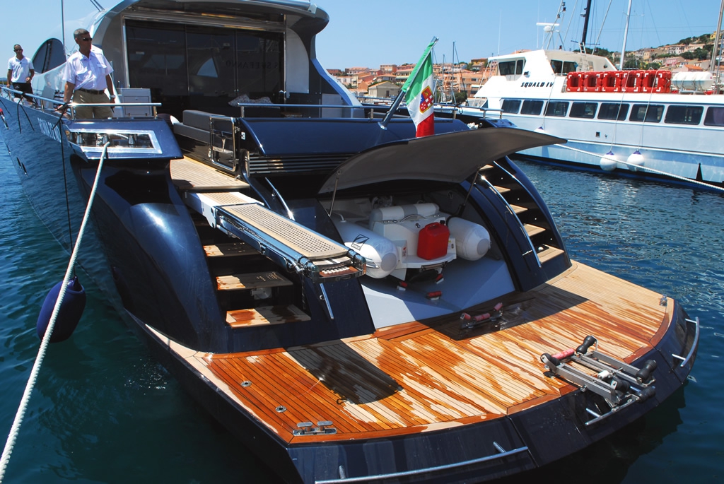 ALEMIA Italcraft 105 Motoryacht Tender Garage