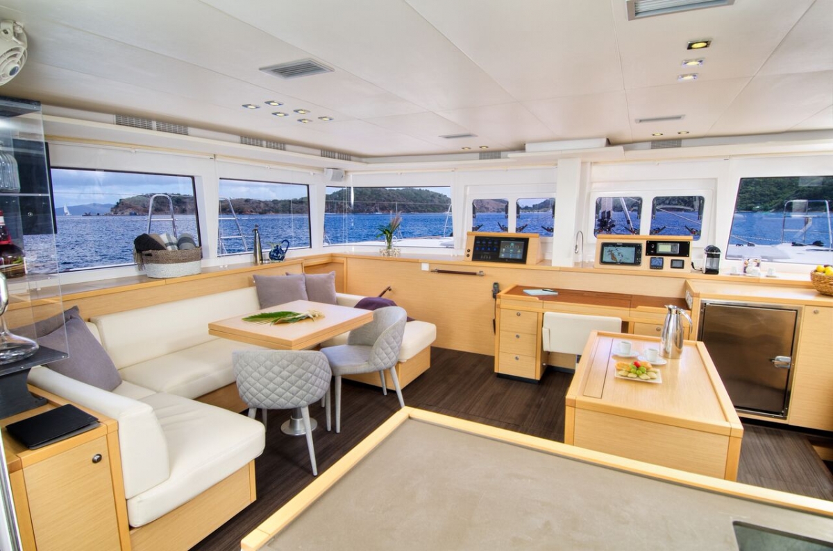 Altesse Lagoon 620 BVI Saloon