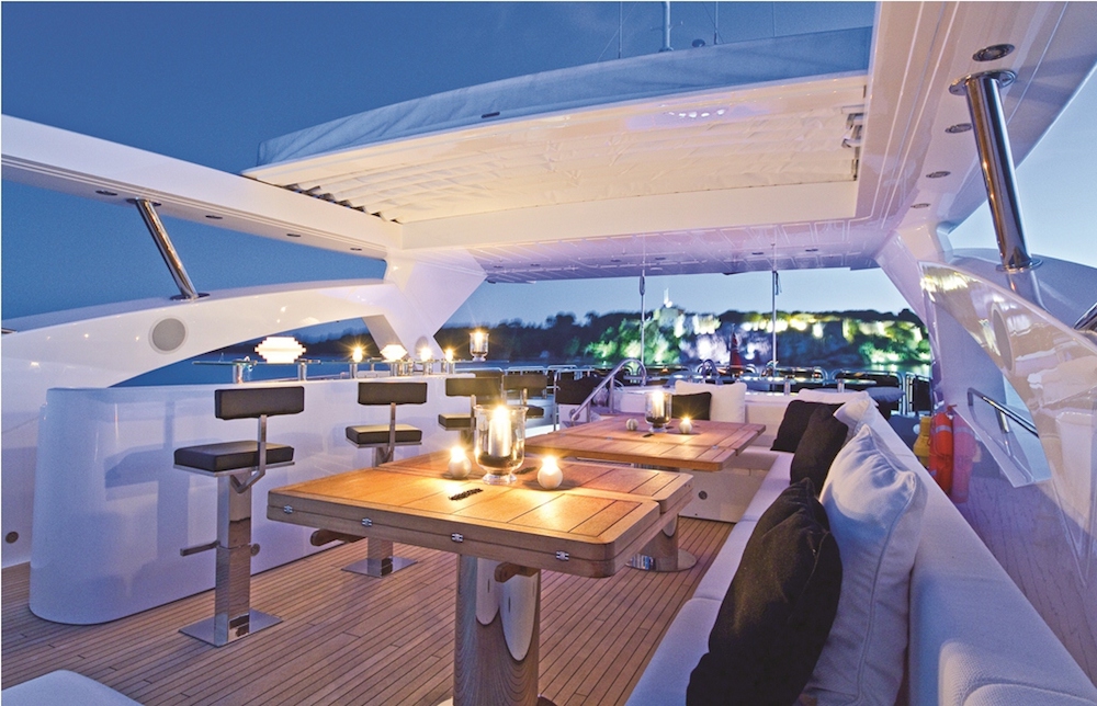 BLACK %26 WHITE - Flybridge by Night