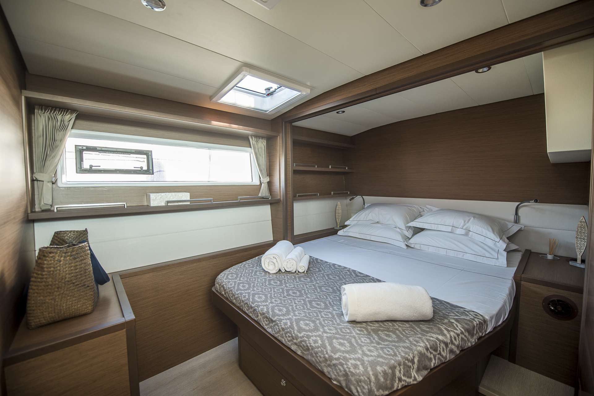 Boom Catamaran VIP