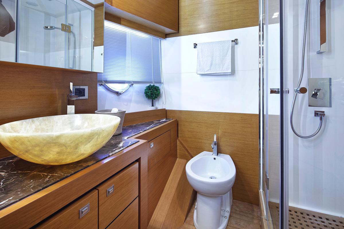 Twin Bathroom