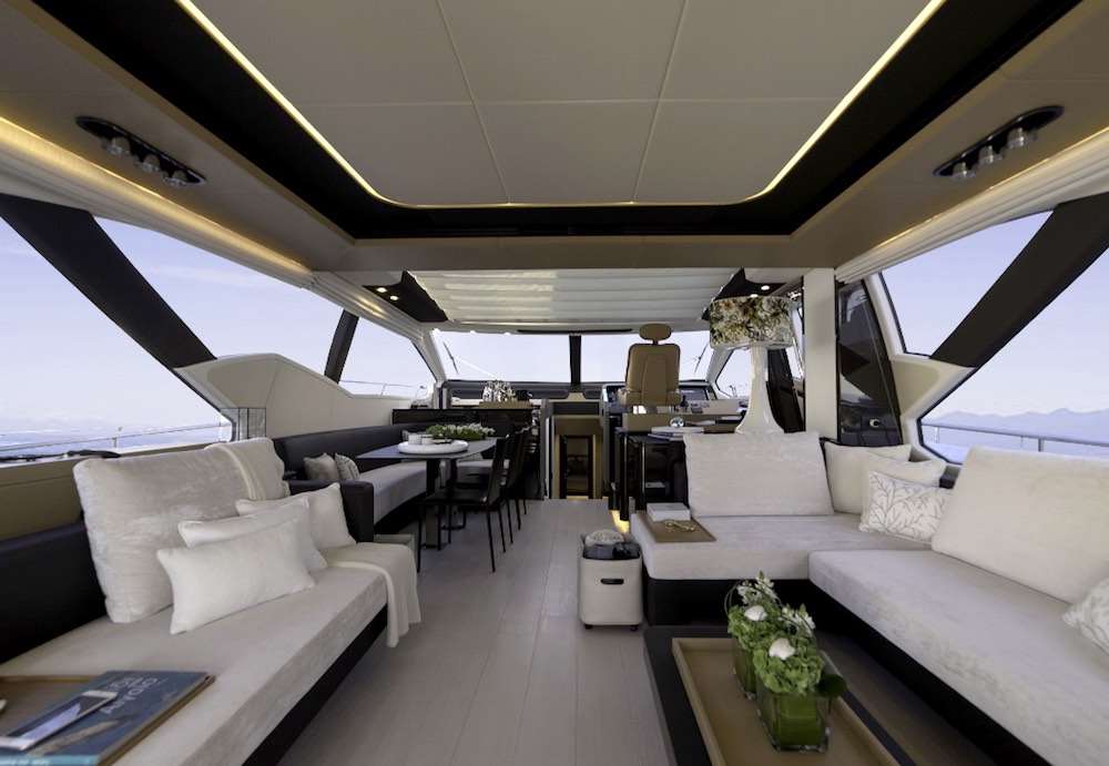 MAKANI Azimut 77S Saloon