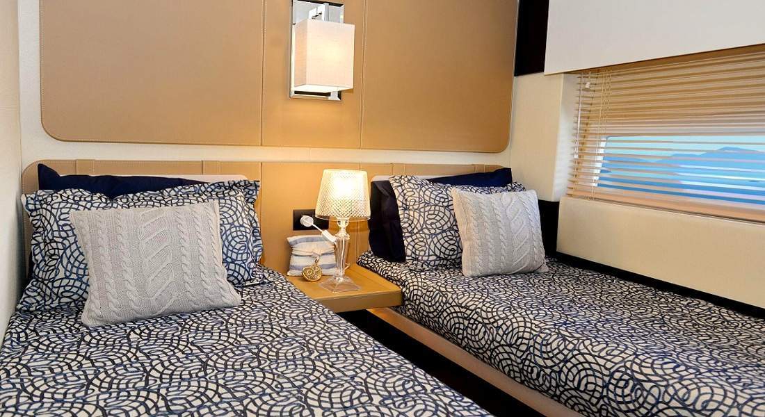 MAKANI Azimut 77S Twin