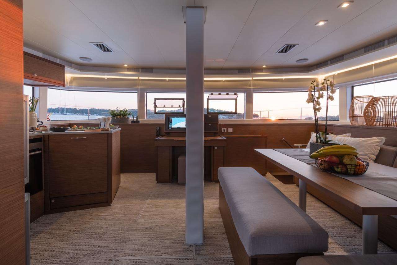 NOMAD Lagoon 52 Saloon