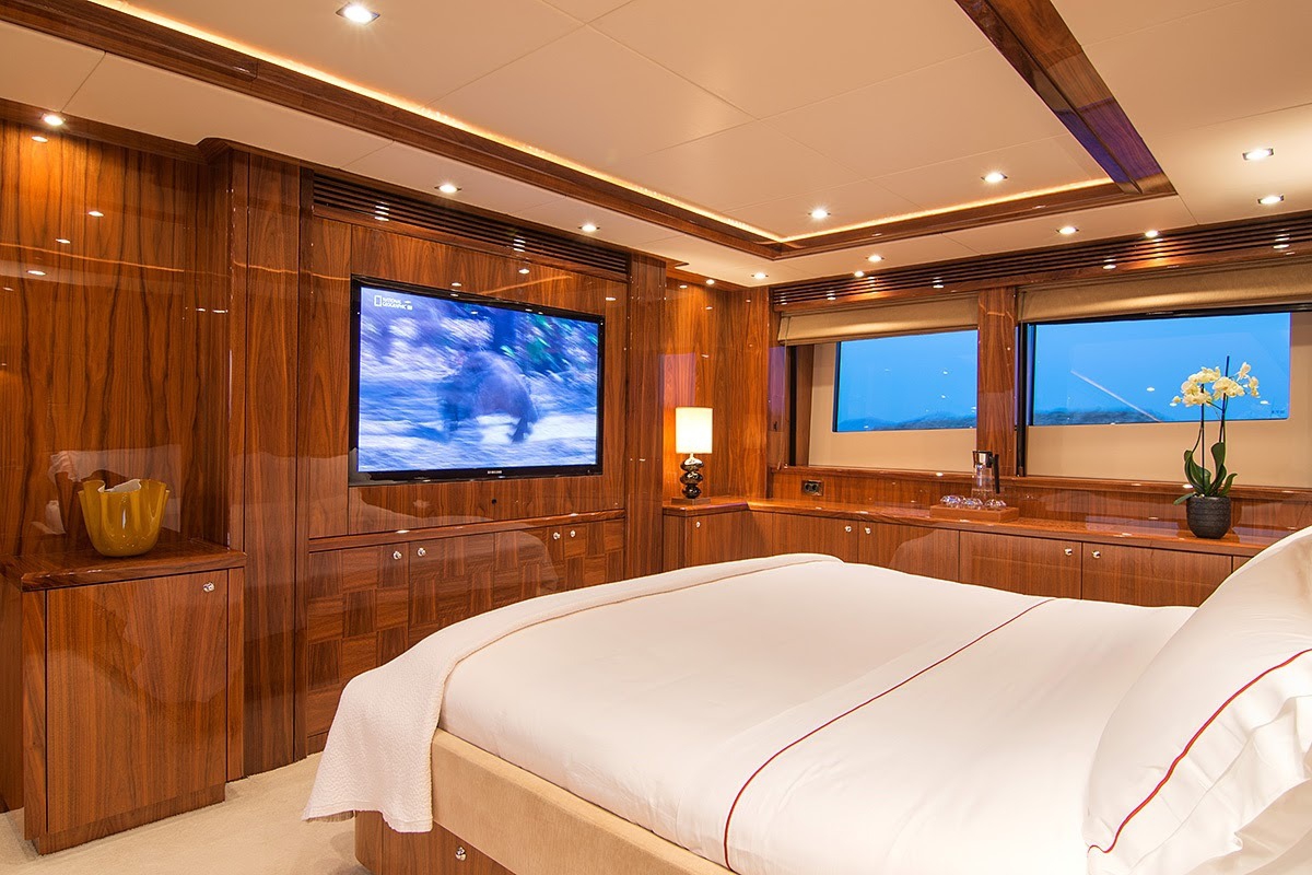 Pathos Sunseeker 40m Stateroom