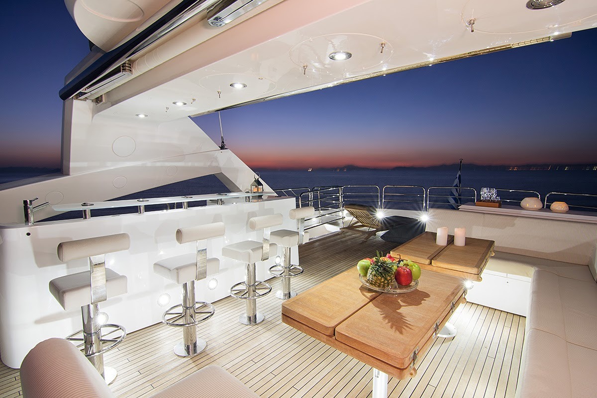 Pathos Sunseeker 40m Sundeck Bar