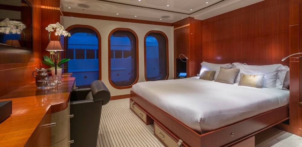 Greece Motor Yacht RARE FIND VIP Cabin