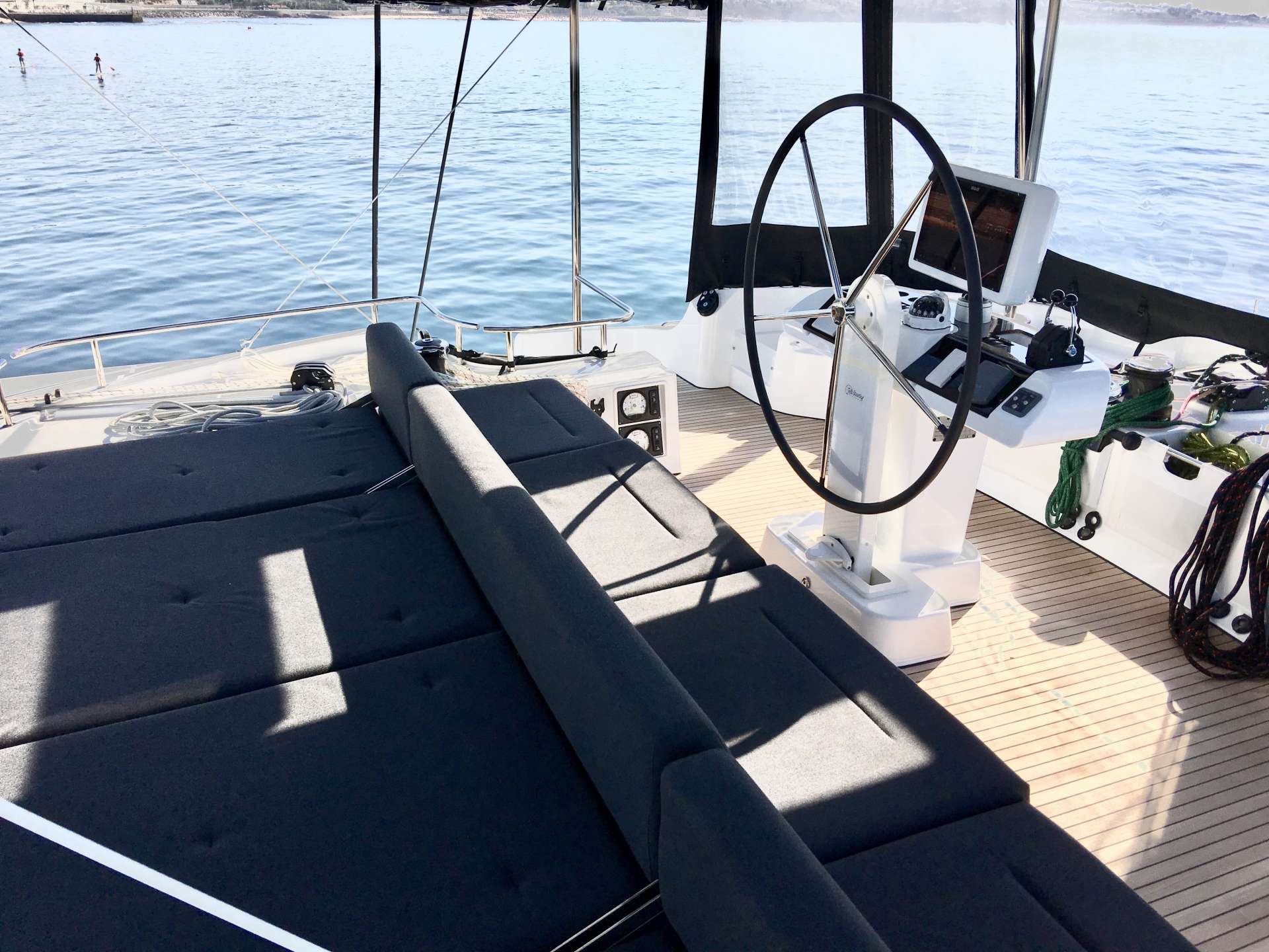 VENTANA Lagoon 52 Helm