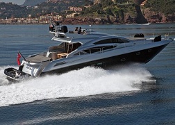 Cruise the French Riviera on luxury motor yacht AQUA BLUE