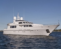 With fantastic art-deco dcor, MIMU is a stunning motor yacht.