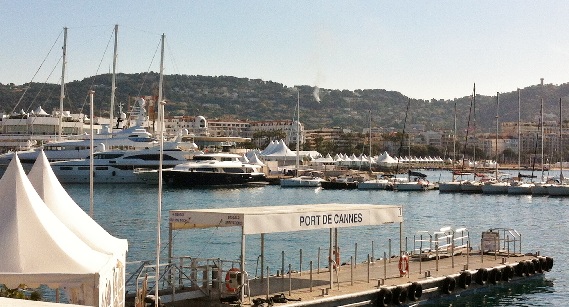 The conferences in Cannes bring the ports to life; a perfect opportunity to advertise!