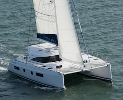 Curvaceous and sporty FILOSOF under full sail