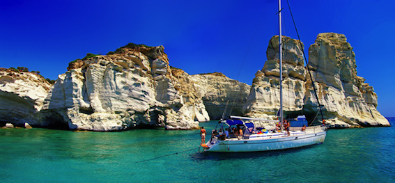 Beautiful White Buildings and dramatic landscapes make Greece a truly awe-inspiring destination