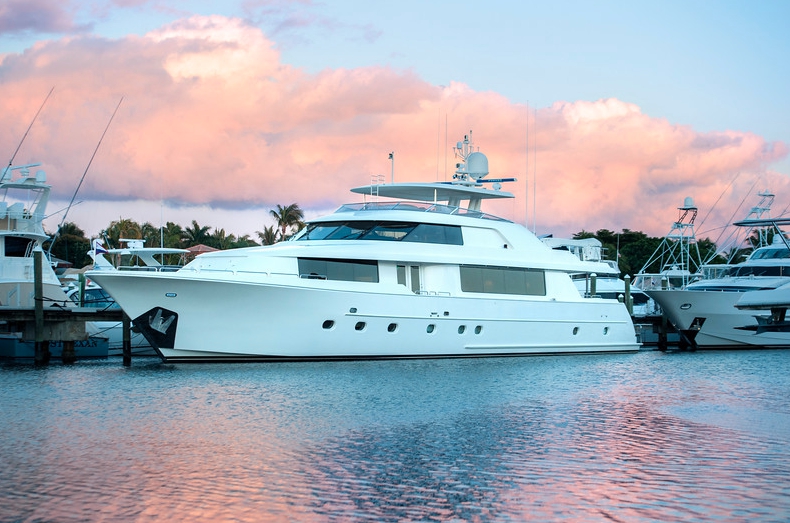 Charter Yacht MERLE WOOD | Wesport 112 | 4 Cabins | Bahamas | Nassau | Newport | Rhode Island