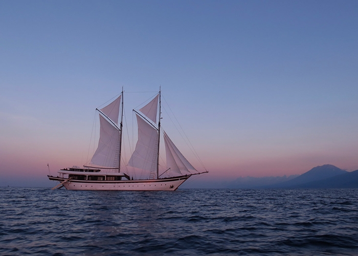 Charter Yacht Phinisi 53 | 7 Cabins | Bali | Lombok | Komodo | Raja Ampat | East Indonesia