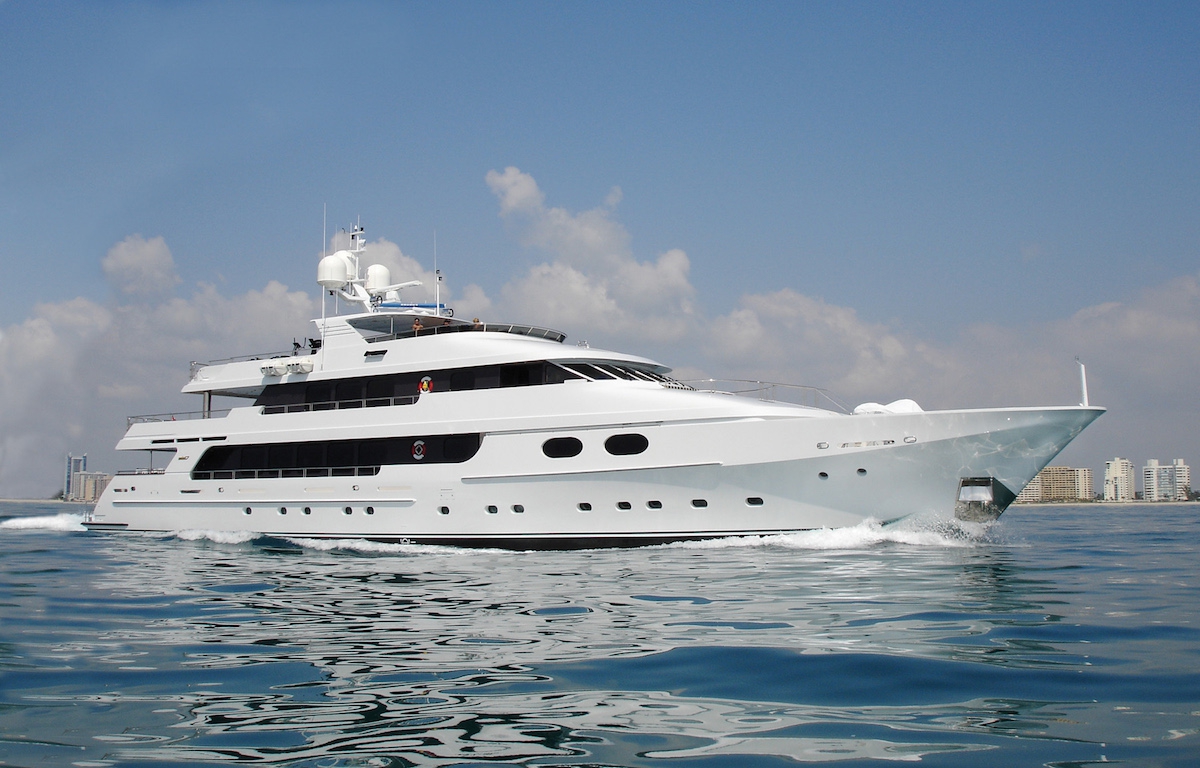Charter Yacht TOP FIVE | Christensen 157 | 6 Cabins | Newport | Bahamas | Nassau